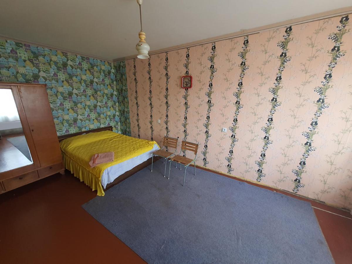 1-Но Комнатная Квартира На Бульваре Вечернем Kryvy Rih Extérieur photo